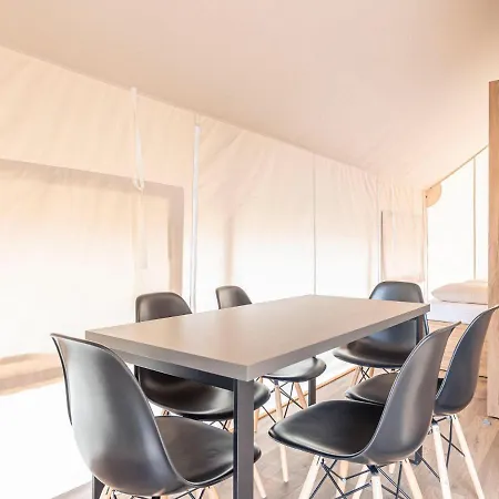 Luxurious Safari Tent With Air Conditioning Luxury tent